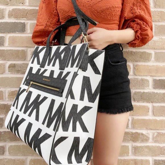 NWT Michael Kors Large Tote White Graphic Logo Black MK Multi + Wristlet - Picture 11 of 12